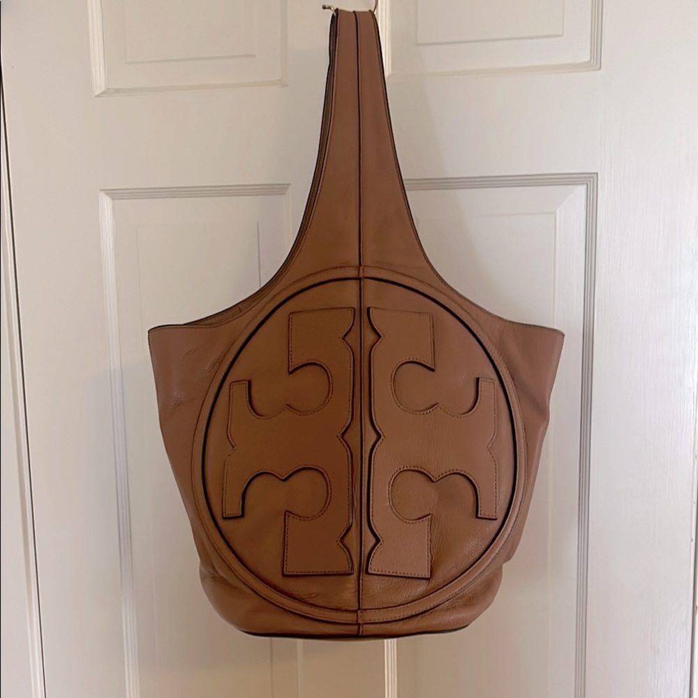 Jumbo Tory Burch Brown Leather Logo Bucket Bag